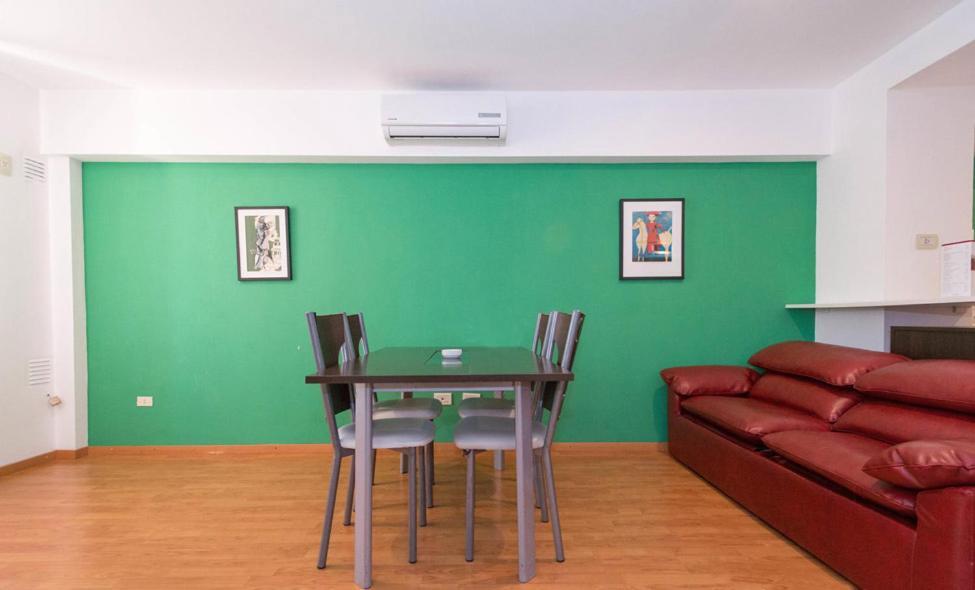 Urquiza Apart Hotel & Suites ロサリオ エクステリア 写真